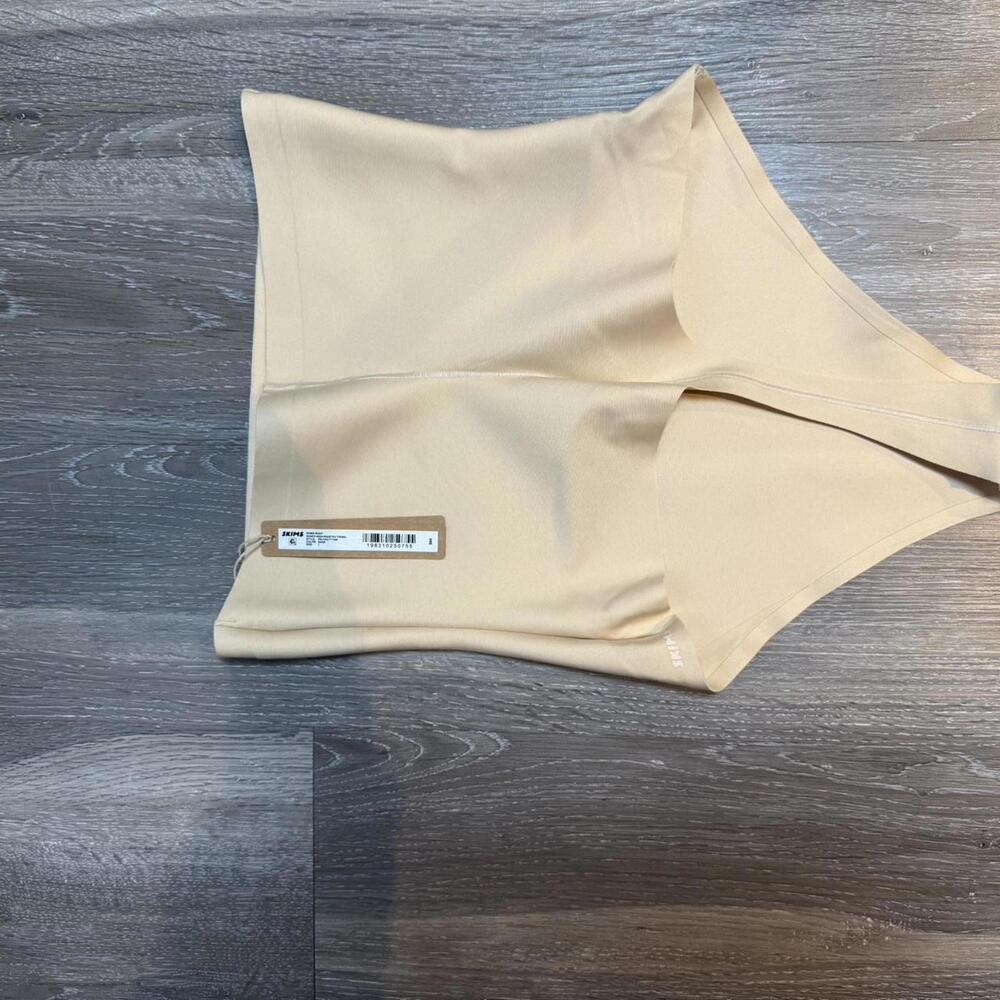Skims Women's Cream and Tan Shapewear